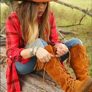 Minnetonka Moccasins, tall lace up FESTIVAL FAVE – FRONT LACE UP BOOTS